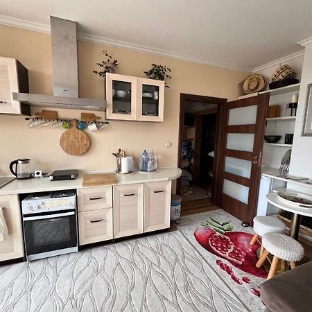 Downtown Central Apartment With Working Kitchen, City Views & Free Parking Καζανλούκ Εξωτερικό φωτογραφία