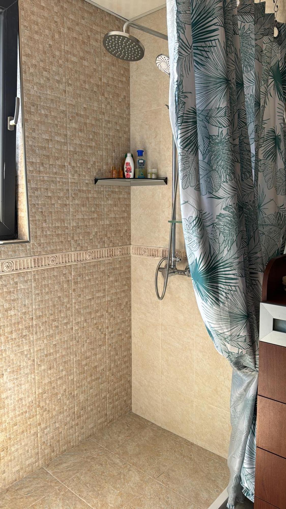 Downtown Central Apartment With Working Kitchen, City Views & Free Parking Καζανλούκ Εξωτερικό φωτογραφία