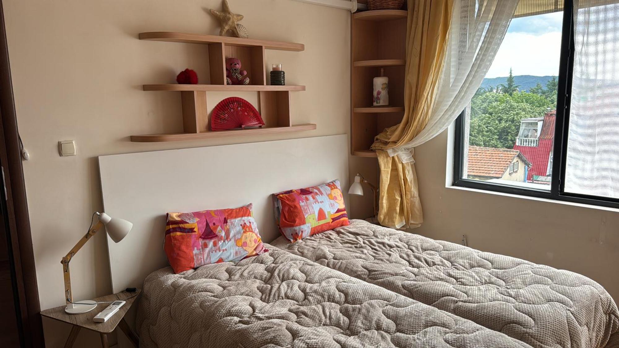 Downtown Central Apartment With Working Kitchen, City Views & Free Parking Καζανλούκ Εξωτερικό φωτογραφία