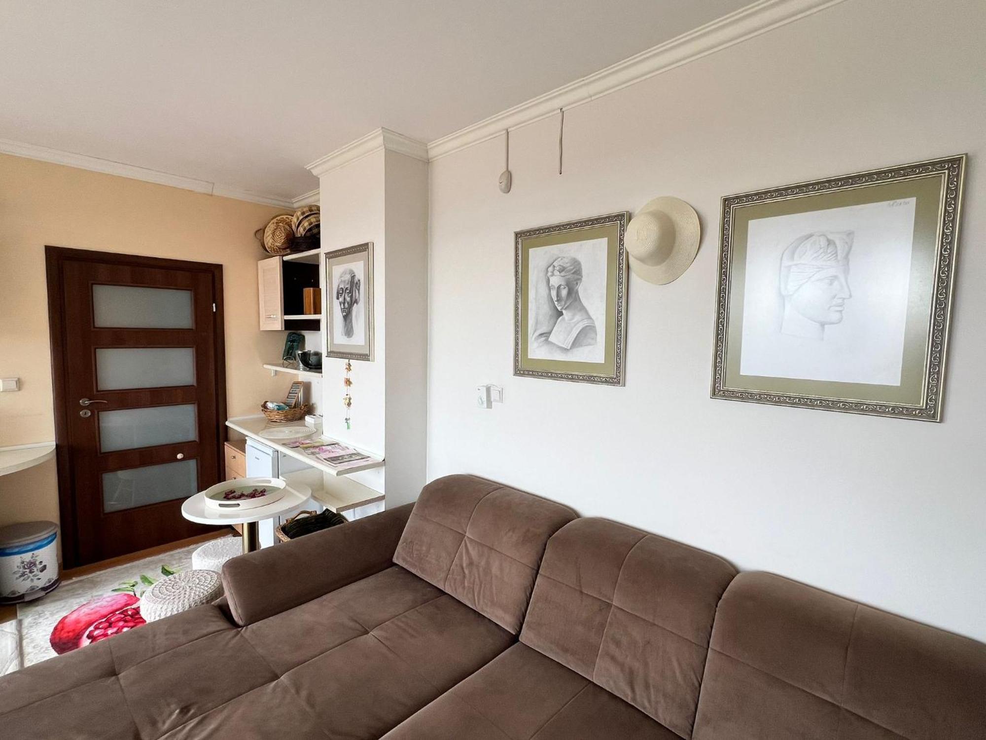Downtown Central Apartment With Working Kitchen, City Views & Free Parking Καζανλούκ Εξωτερικό φωτογραφία