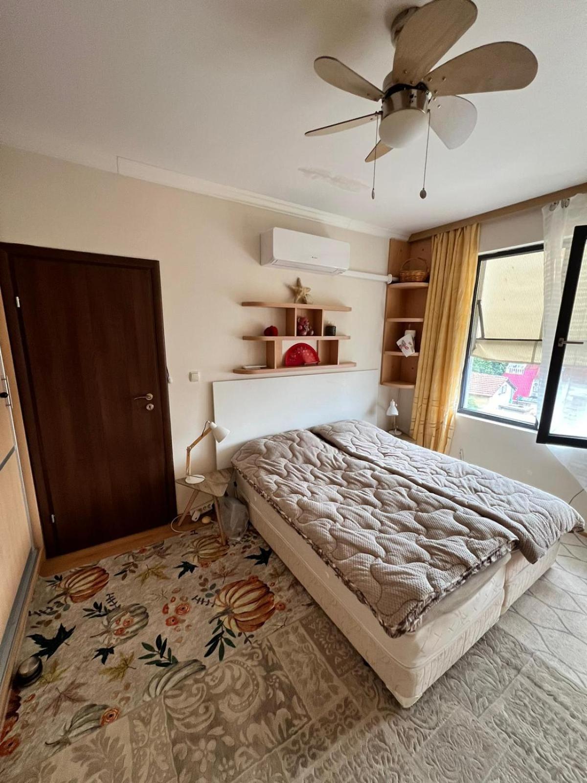 Downtown Central Apartment With Working Kitchen, City Views & Free Parking Καζανλούκ Εξωτερικό φωτογραφία