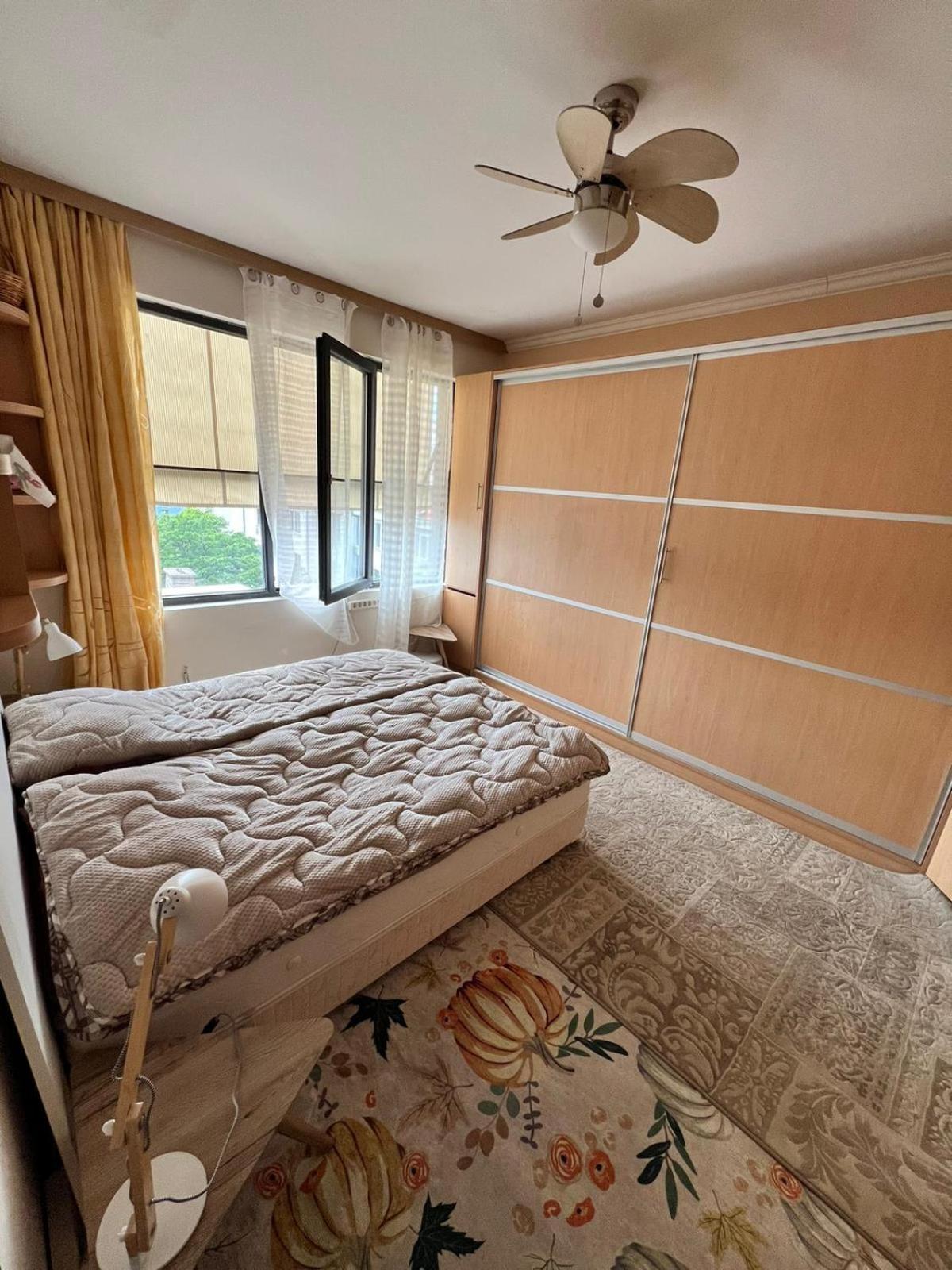Downtown Central Apartment With Working Kitchen, City Views & Free Parking Καζανλούκ Εξωτερικό φωτογραφία