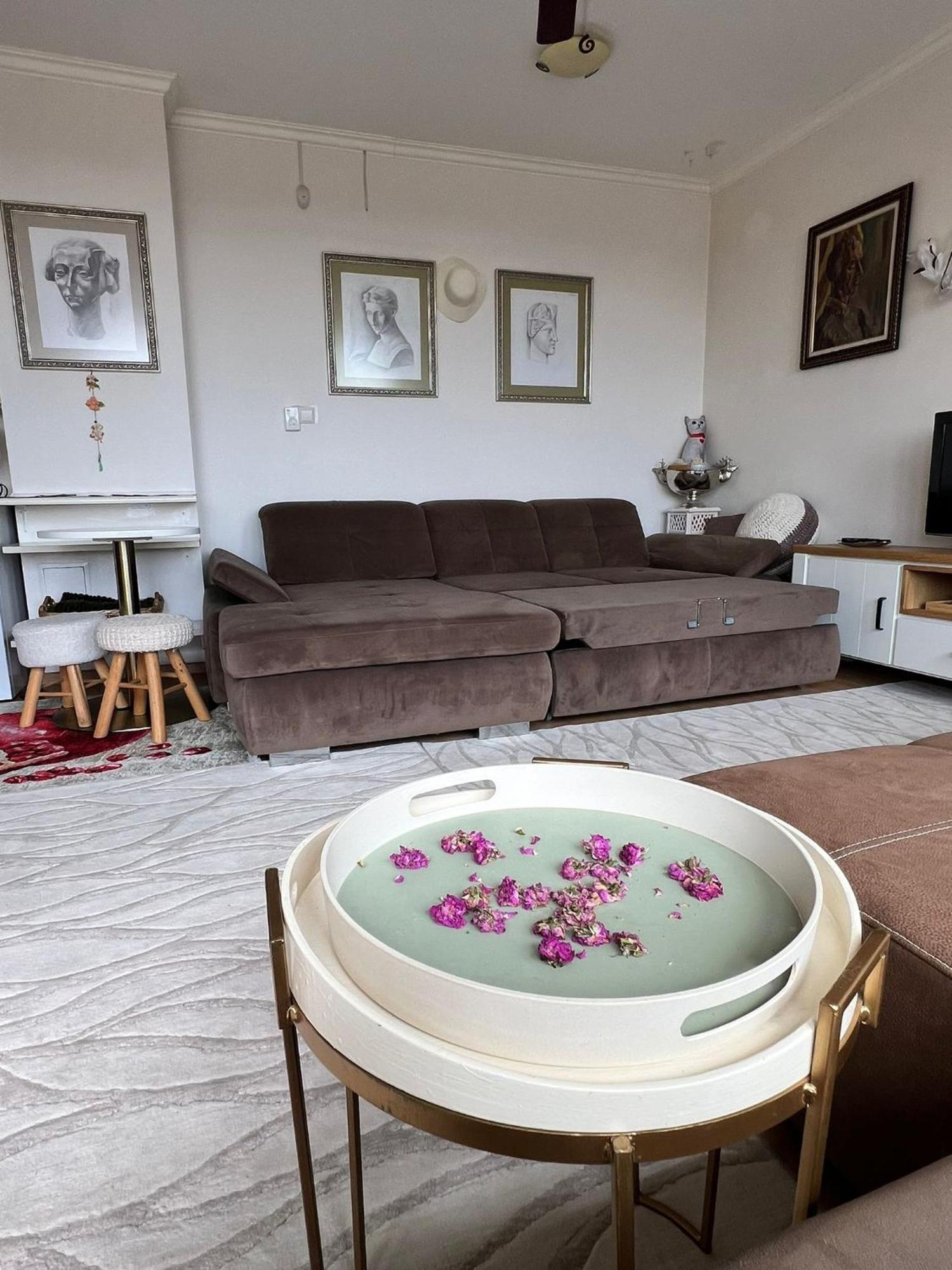 Downtown Central Apartment With Working Kitchen, City Views & Free Parking Καζανλούκ Εξωτερικό φωτογραφία