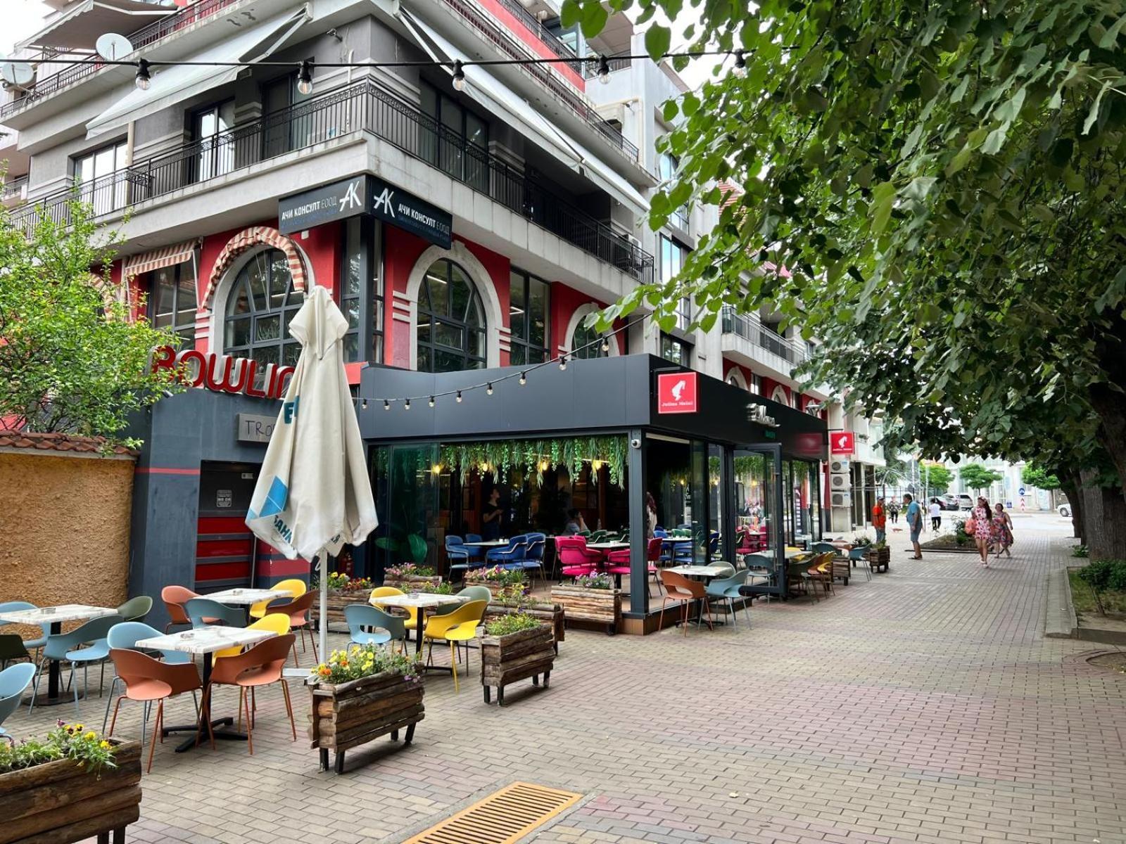 Downtown Central Apartment With Working Kitchen, City Views & Free Parking Καζανλούκ Εξωτερικό φωτογραφία