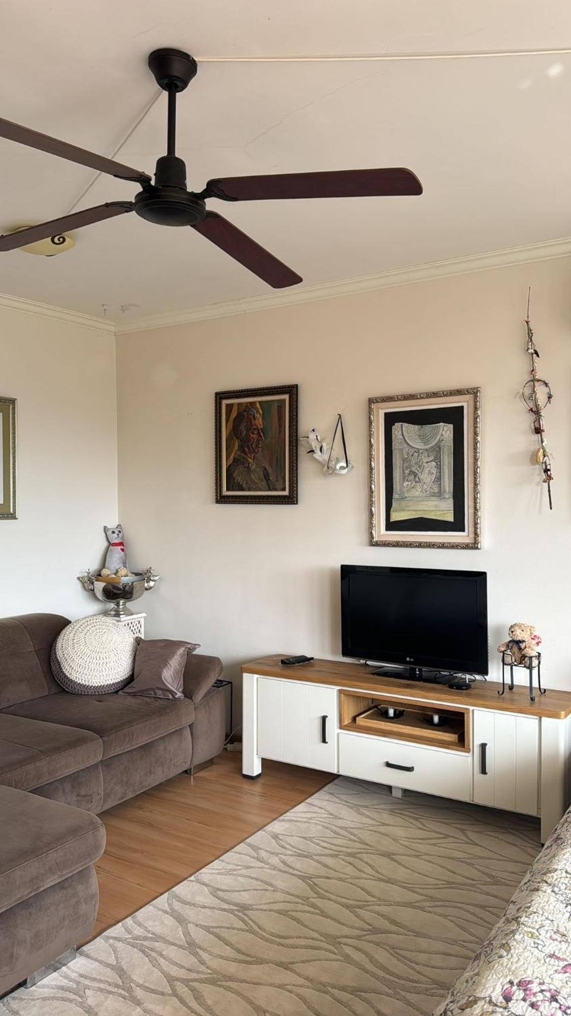 Downtown Central Apartment With Working Kitchen, City Views & Free Parking Καζανλούκ Εξωτερικό φωτογραφία